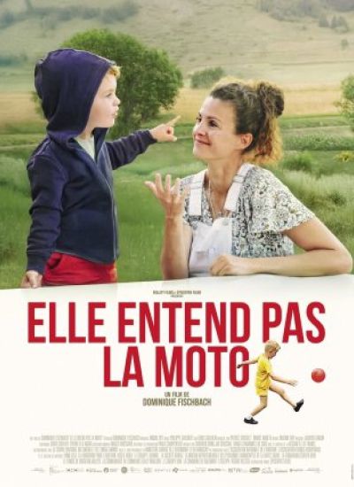 Elle entend pas la moto